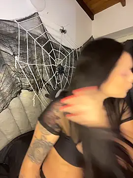 liahouses online show from 10/27/25, 11:20