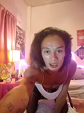 Snapshot of foxylena_latinalicious69 chatting on 09/22/25, 01:24 foxylena latinalicious69 online show from 09/22/25, 01:24