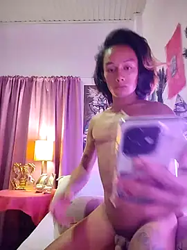 Snapshot of foxylena_latinalicious69 chatting on 09/25/25, 11:36 foxylena latinalicious69 online show from 09/25/25, 11:36