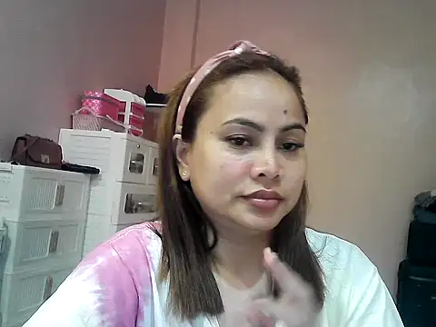 Snapshot of Amarrahlyn chatting on 05/18/26, 10:10 Amarrahlyn online show from 05/18/26, 10:10
