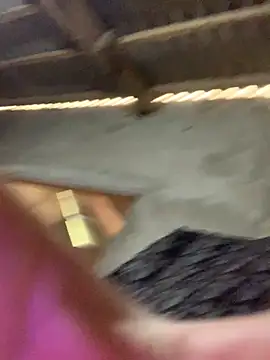 Snapshot of Halyy_xx chatting on 10/16/25, 04:24 Halyy xx online show from 10/16/25, 04:24