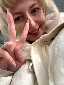 RonnieKiss online show from 10/05/25, 04:11