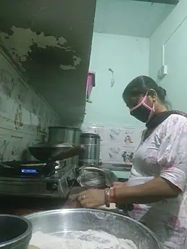 Cute-Charvii online show from 11/26/25, 12:50