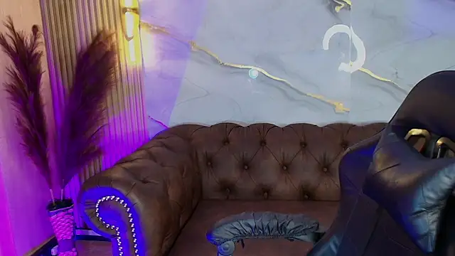 mia tf online show from 11/07/25, 02:17