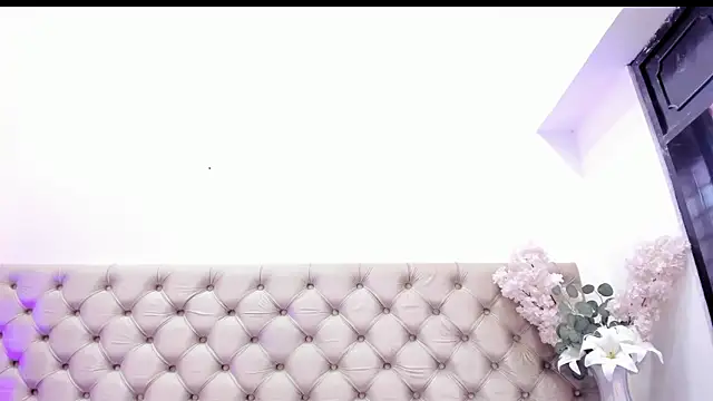 AnyaSosa  online show from 10/15/25, 03:45