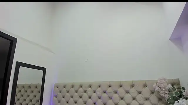 AnyaSosa  online show from 10/16/25, 01:45