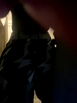 Snapshot of girlwatt chatting on 10/23/25, 05:29 girlwatt online show from 10/23/25, 05:29