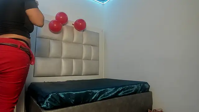 Snapshot of peyton__wat chatting on 06/24/26, 11:53 peyton wat online show from 06/24/26, 11:53