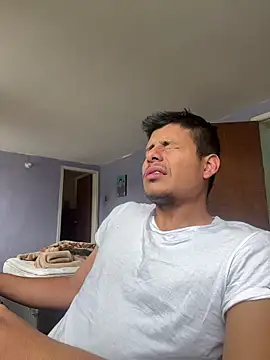 AnotherJuan  online show from 10/03/25, 01:19