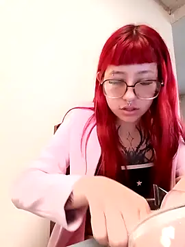 Snapshot of CAROLINA_17- chatting on 09/30/25, 01:16 CAROLINA 17- online show from 09/30/25, 01:16