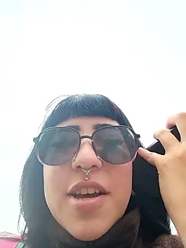 Snapshot of CAROLINA_17- chatting on 10/16/25, 03:13 CAROLINA 17- online show from 10/16/25, 03:13