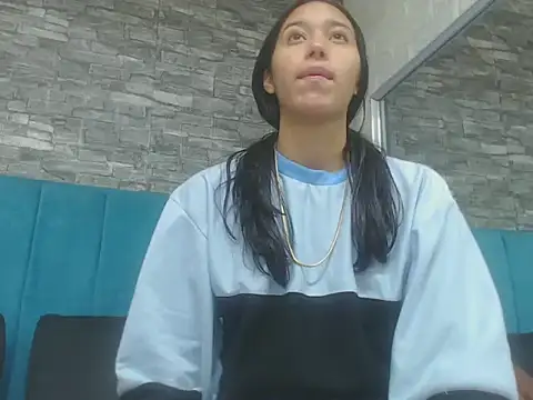 Lil Rose2006 online show from 10/04/25, 12:14