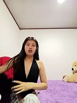 Snapshot of SALOME-28_ chatting on 04/15/26, 11:49 SALOME-28 online show from 04/15/26, 11:49