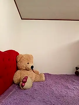 Snapshot of SALOME-28_ chatting on 04/24/26, 04:53 SALOME-28 online show from 04/24/26, 04:53