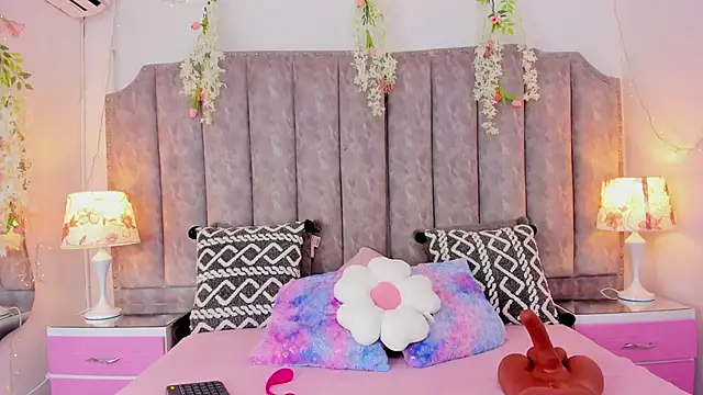 Snapshot of JadeBennett_ chatting on 10/25/25, 04:31 JadeBennett  online show from 10/25/25, 04:31