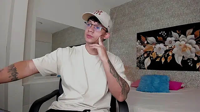 mike wills3 online show from 09/24/25, 03:43