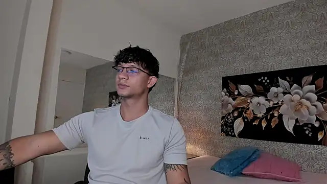 mike wills3 online show from 09/25/25, 03:32