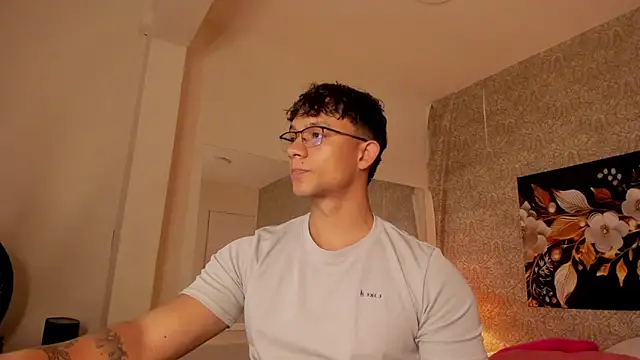 mike wills3 online show from 11/02/25, 03:42