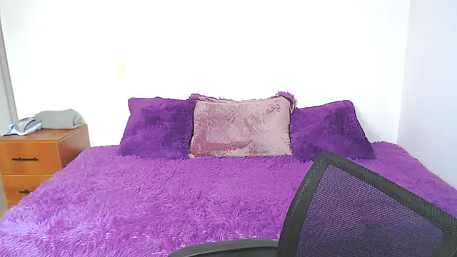 brendasantos 77 online show from 10/20/25, 02:17
