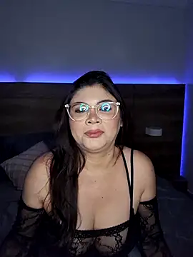 Snapshot of Meli28_ chatting on 10/29/25, 12:02 Meli28  online show from 10/29/25, 12:02