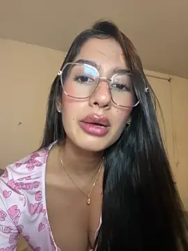 Julieta Duque online show from 06/10/26, 02:34