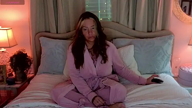 STIFFLERSMOMM online show from 04/25/26, 11:35