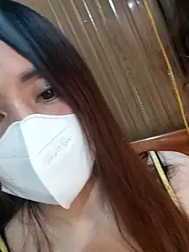 zuzuuLy online show from 10/19/25, 04:18