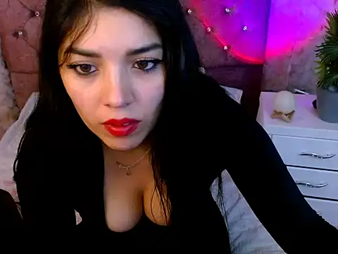 Snapshot of dreams_girl chatting on 10/09/25, 01:14 dreams girl online show from 10/09/25, 01:14