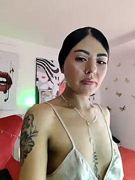 ValeNiitaLuv online show from 04/19/26, 05:23