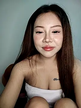 Snapshot of -Bianca- chatting on 11/13/25, 04:06 -Bianca- online show from 11/13/25, 04:06