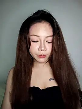 Snapshot of -Bianca- chatting on 11/15/25, 02:13 -Bianca- online show from 11/15/25, 02:13