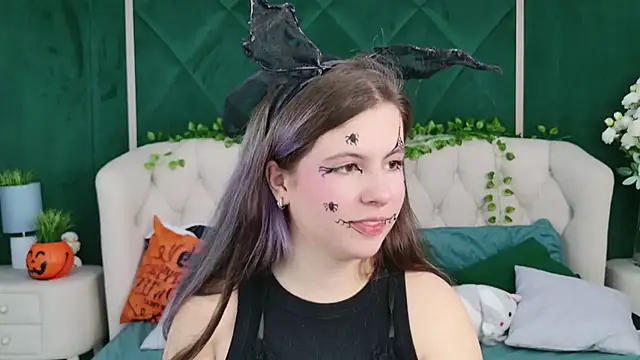 Akira Halls online show from 10/31/25, 09:49