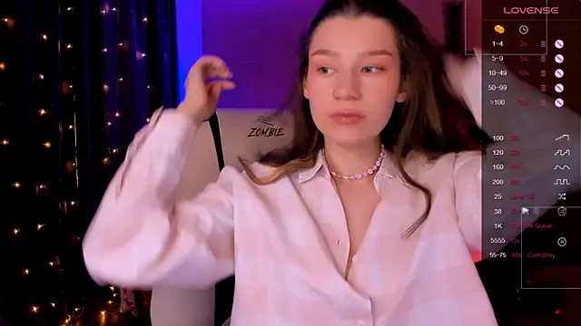 Snapshot of LinaBlossom_ chatting on 01/08/26, 09:00 LinaBlossom online show from 01/08/26, 09:00