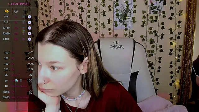 Snapshot of LinaBlossom_ chatting on 02/04/26, 02:39 LinaBlossom online show from 02/04/26, 02:39