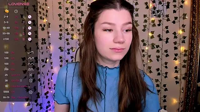 Snapshot of LinaBlossom_ chatting on 02/15/26, 08:13 LinaBlossom online show from 02/15/26, 08:13