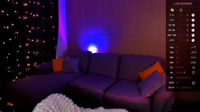 Snapshot of LinaBlossom_ chatting on 02/18/26, 08:21 LinaBlossom online show from 02/18/26, 08:21