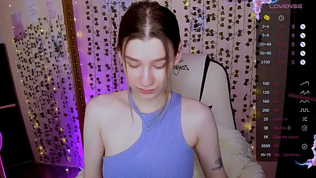 Snapshot of LinaBlossom_ chatting on 02/27/26, 08:25 LinaBlossom online show from 02/27/26, 08:25