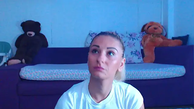 Snapshot of CassieSpell chatting on 10/02/25, 09:22 CassieSpell online show from 10/02/25, 09:22