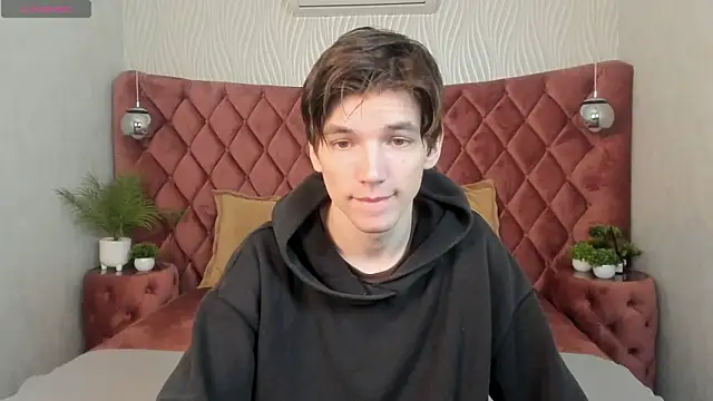 alfred joness online show from 10/18/25, 06:48