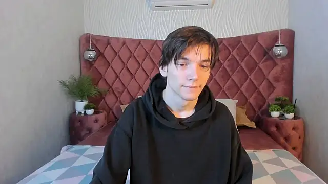 alfred joness online show from 10/31/25, 07:20