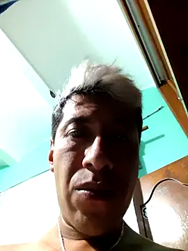 Snapshot of Carlos27hot chatting on 03/11/26, 09:26 Carlos27hot online show from 03/11/26, 09:26