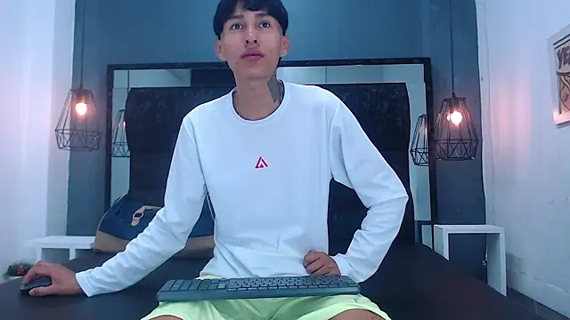 Daniel delux  online show from 09/24/25, 11:24