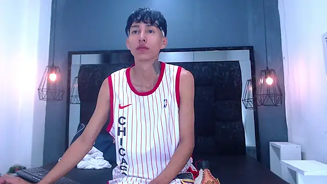 Daniel delux  online show from 09/25/25, 12:53