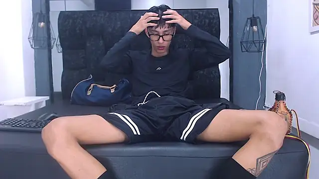 Daniel delux  online show from 10/12/25, 11:20