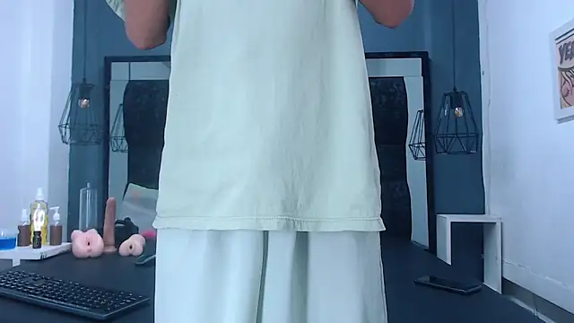 Daniel delux  online show from 10/16/25, 12:06