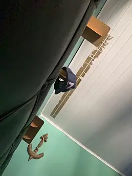 Ayla wiens online show from 12/16/25, 02:33