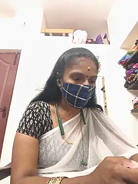 Snapshot of Tamil_Yalini12 chatting on 06/20/26, 10:40 Tamil Yalini12 online show from 06/20/26, 10:40