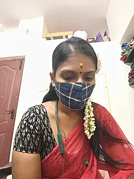 Snapshot of Tamil_Yalini12 chatting on 06/26/26, 07:24 Tamil Yalini12 online show from 06/26/26, 07:24