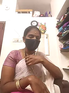 Snapshot of Tamil_Yalini12 chatting on 07/22/26, 06:00 Tamil Yalini12 online show from 07/22/26, 06:00