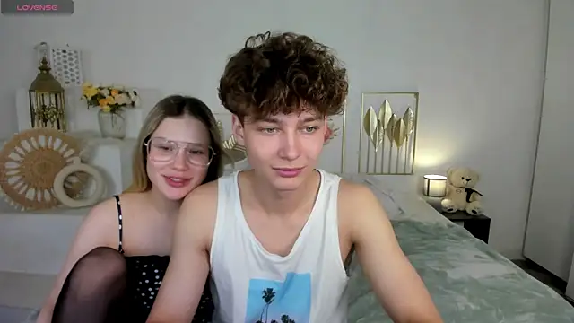 Snapshot of LisaRiza chatting on 10/12/25, 01:10 LisaRiza online show from 10/12/25, 01:10